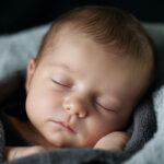 Un bébé en train de dormir